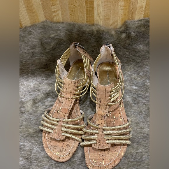 Donald J Pliner Gold Braided Rope Strappy Low Gladiator Sandals - Picture 2 of 8